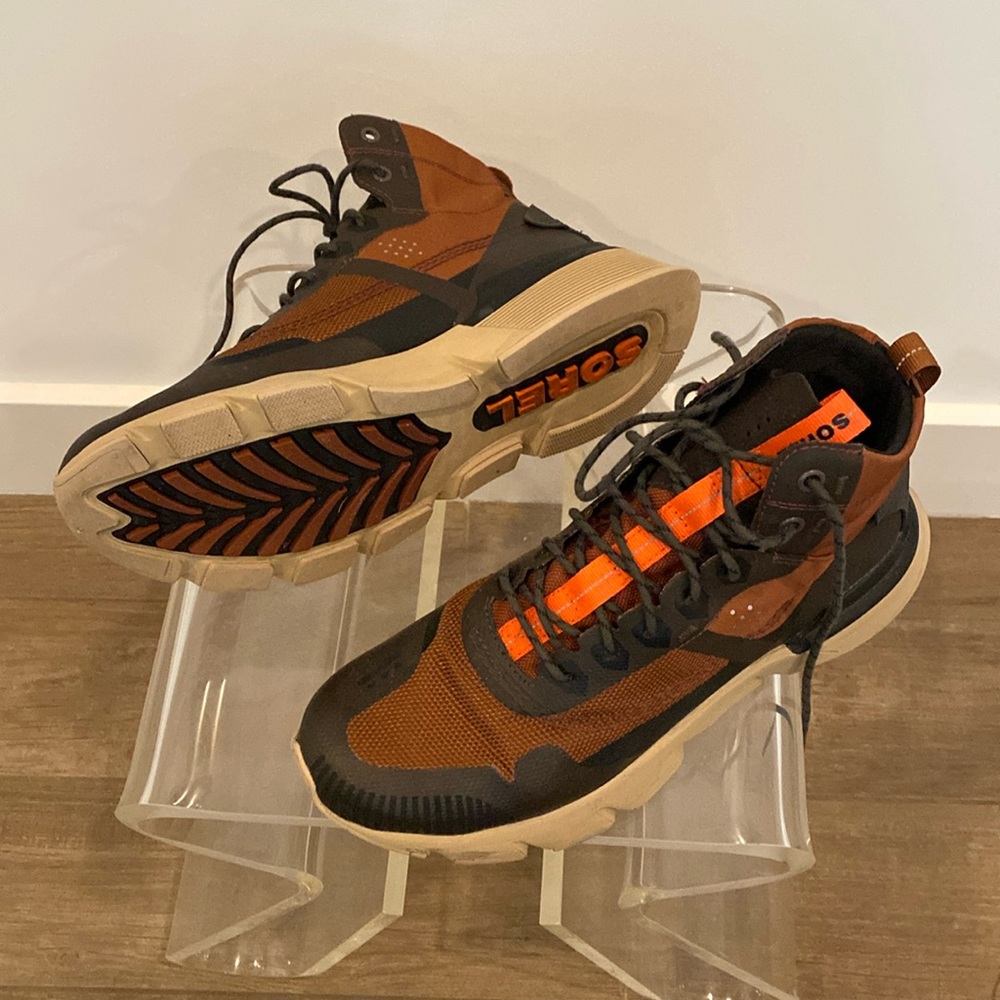 SOREL Kinetic Rush MID Waterproof Sneakers